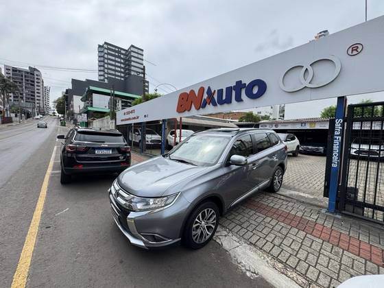MITSUBISHI OUTLANDER 3.0 GT 4X4 V6 24V GASOLINA 4P AUTOMÁTICO